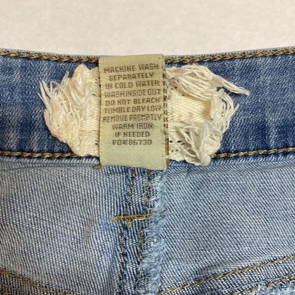 Altar’d State Embroidered Jean Shorts - Size 26(3) - Picture 4 of 10